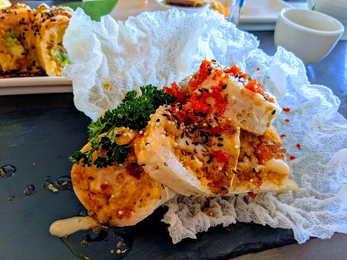 Palourdes Et Fraises, Uni Sushi