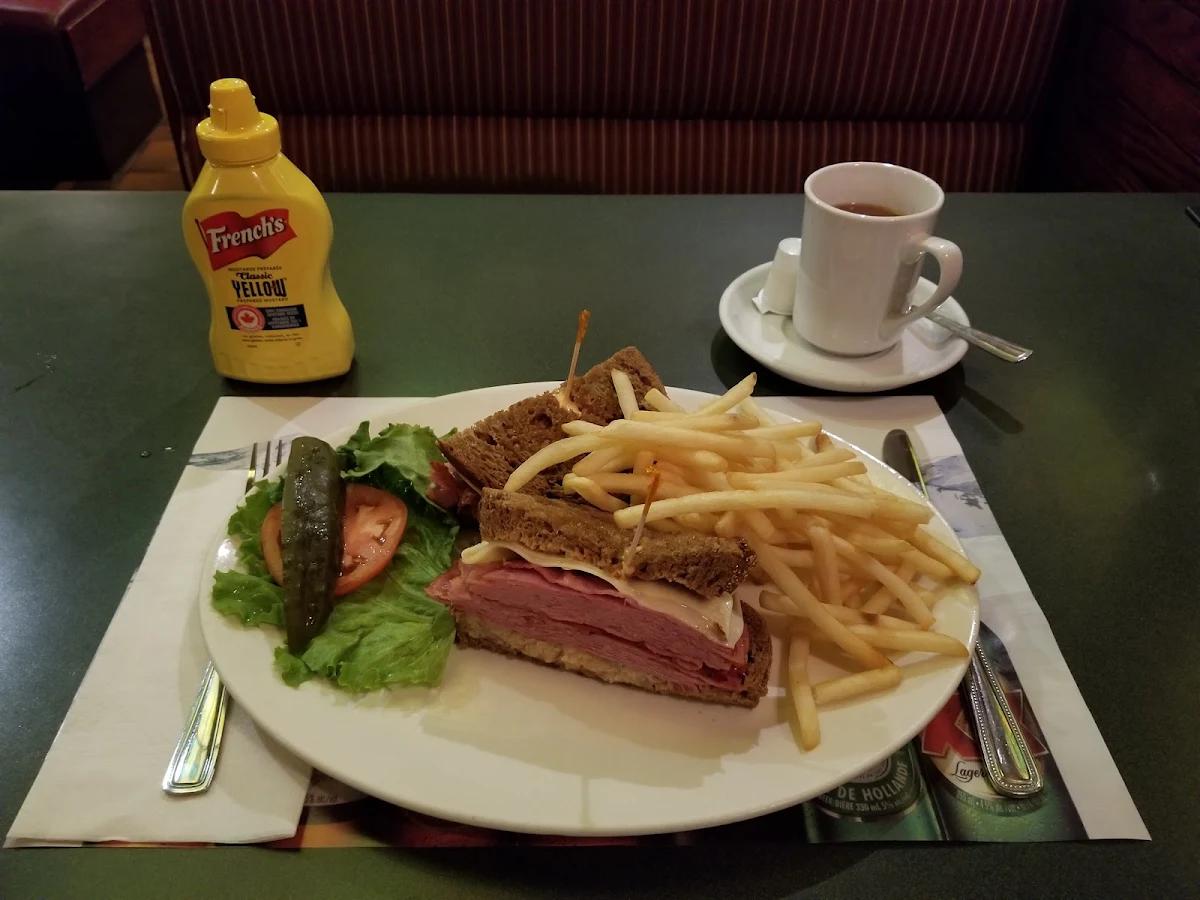 Reuben Sandwich, Reuben's Restaurant Delicatessen