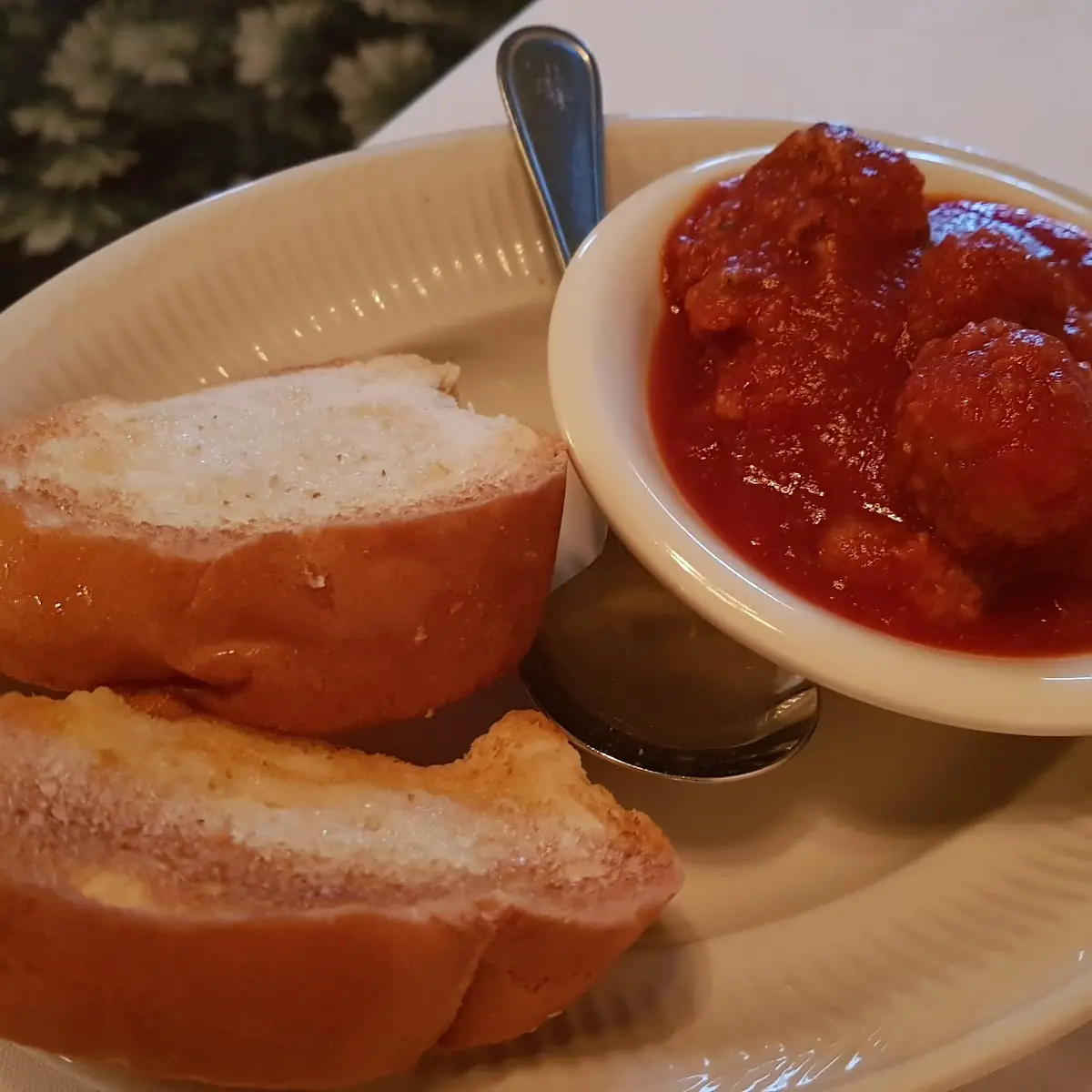 Veal Meat Balls and Garlic Bread
