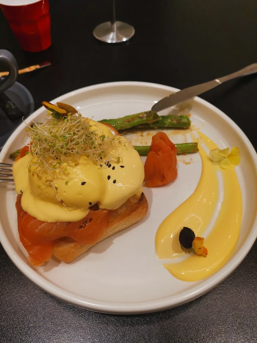 Benedict Egg Salmon, Cafe Lelunar
