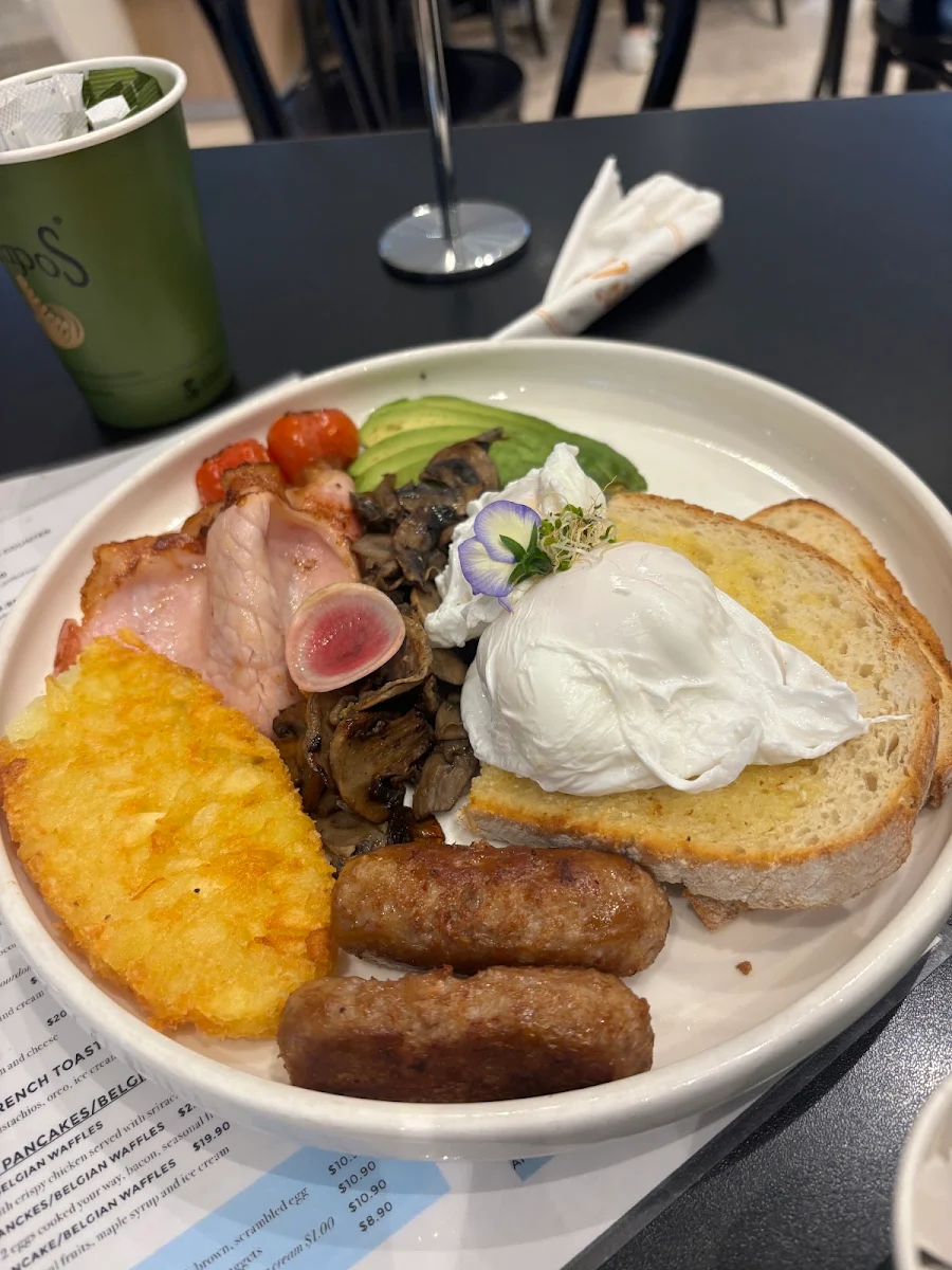 Big Breakfast Plate, Cafe Lelunar