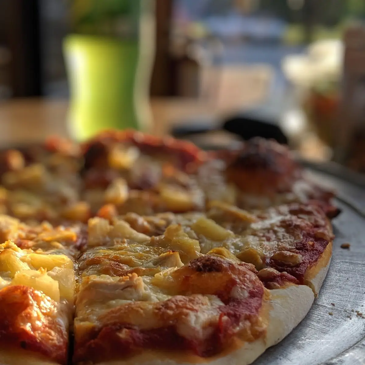 Pineapple Garlic and Chicken Pizza