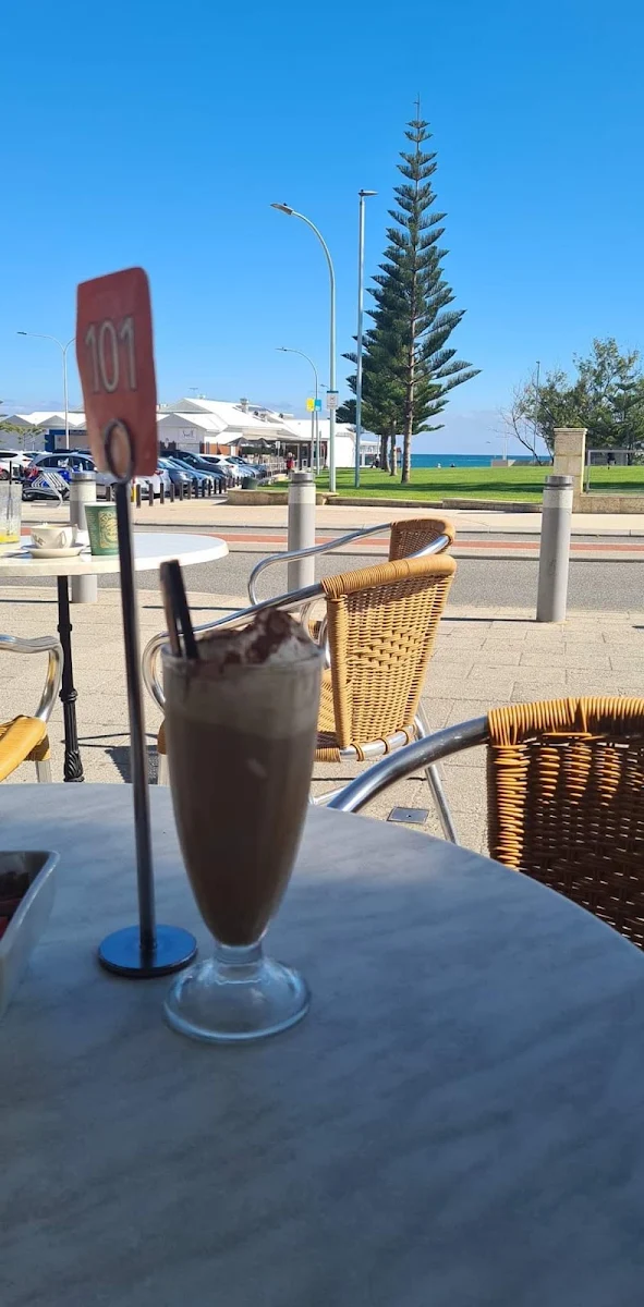Iced Coffee with a View, Dôme Café - Mullaloo