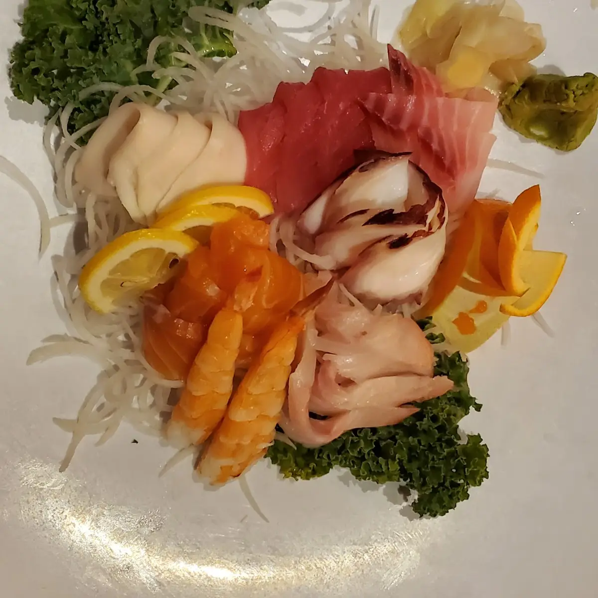 Deluxe Sashimi Combo