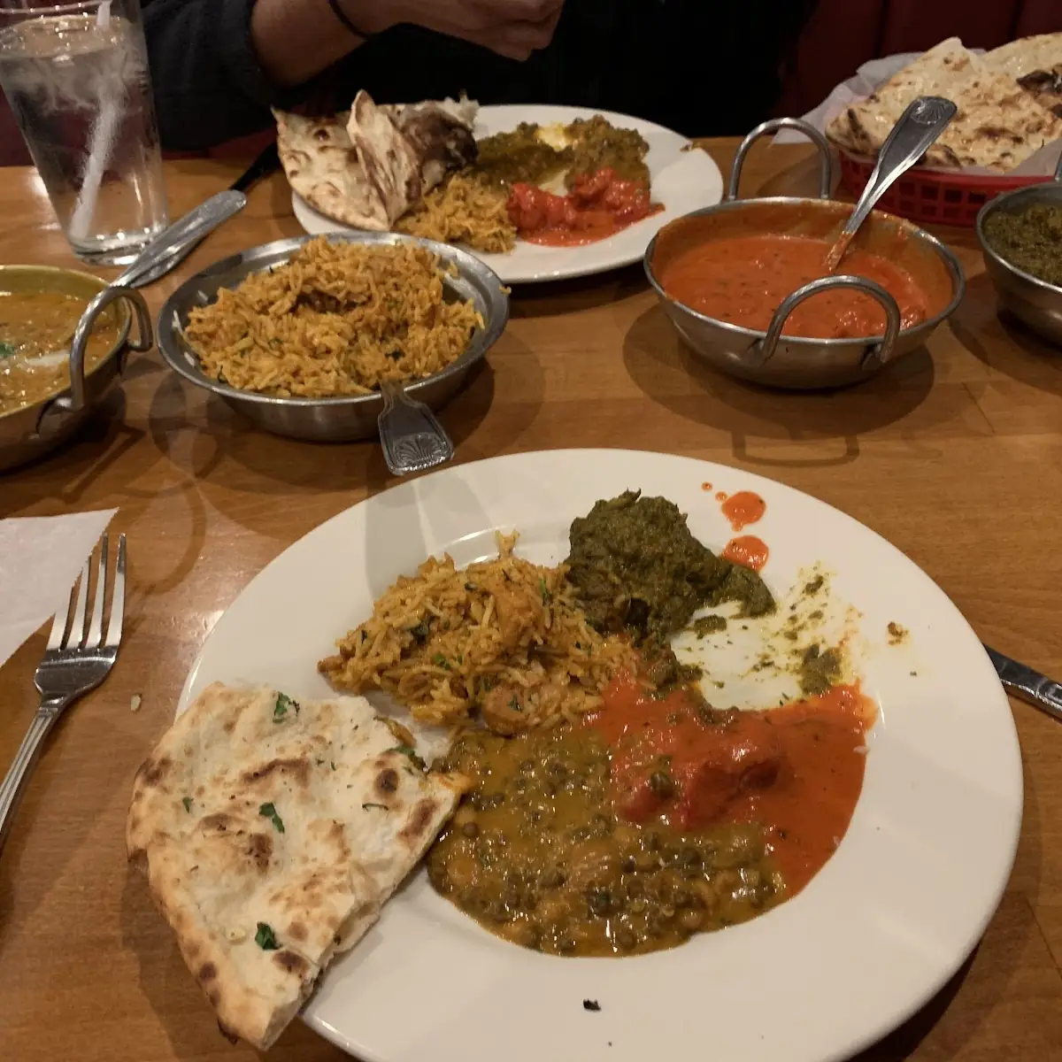 Dal Makhani Biryani Rice Chicken Vindaloo Lamb Saag Garlic Naan