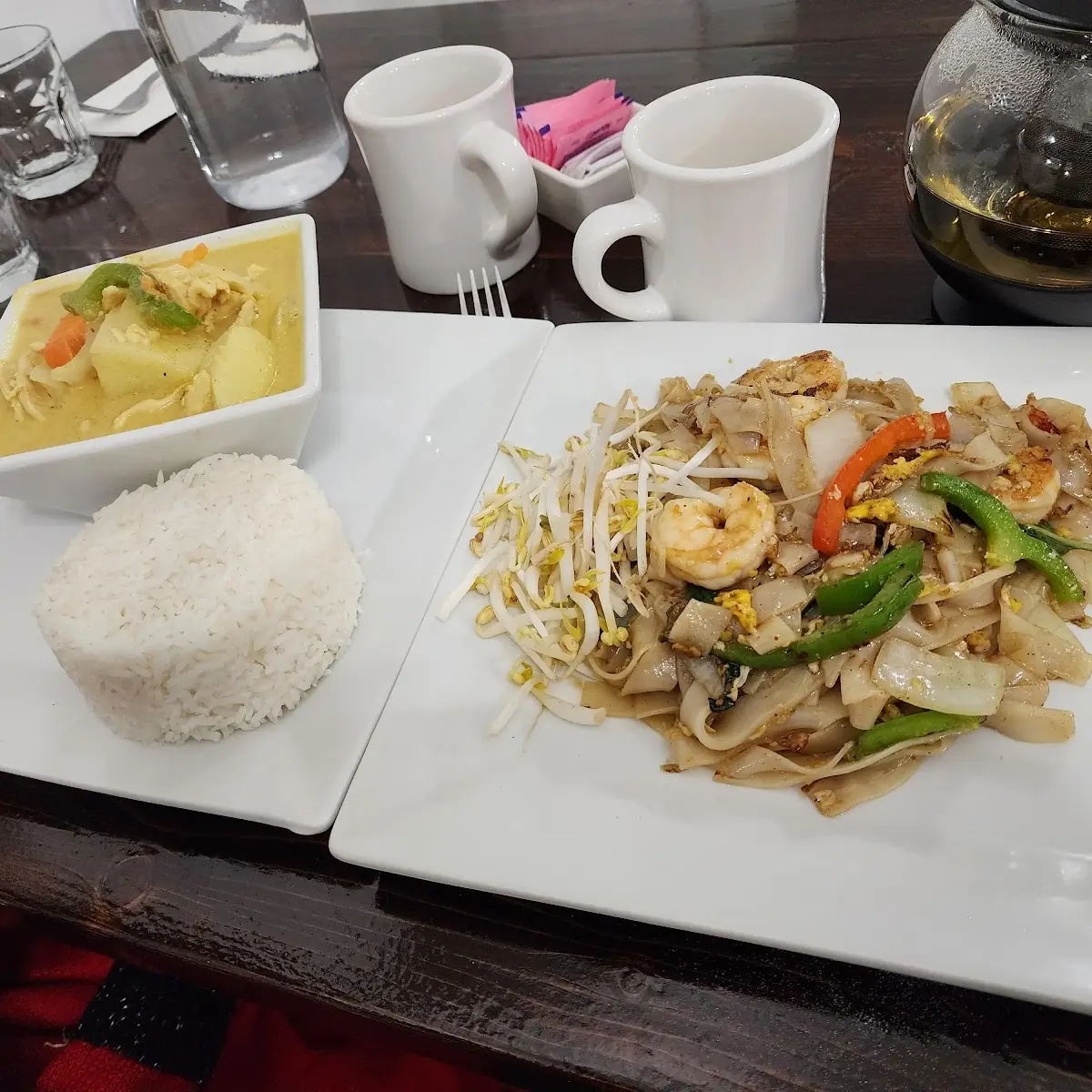 Yellow Curry and Drunken Noodles