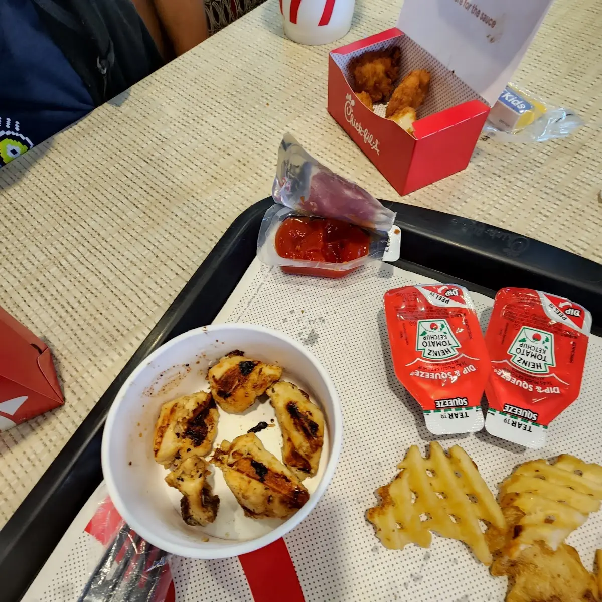 Kids Meal Grilled Chicken Nuggets