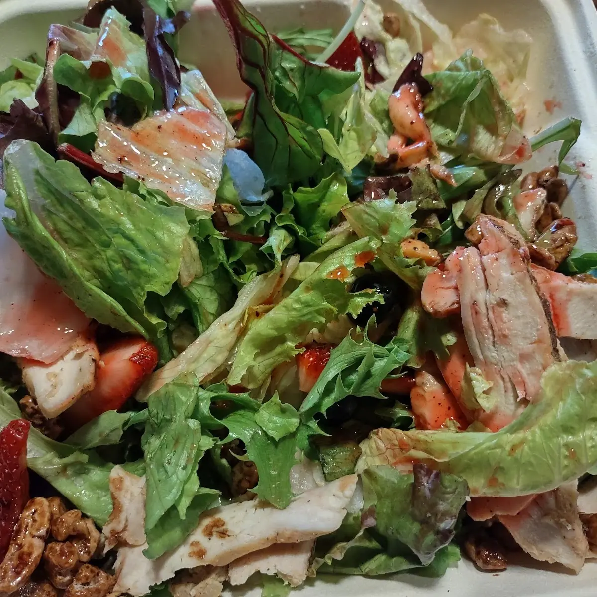 Pecan Salad with Raspberry Vinaigrette