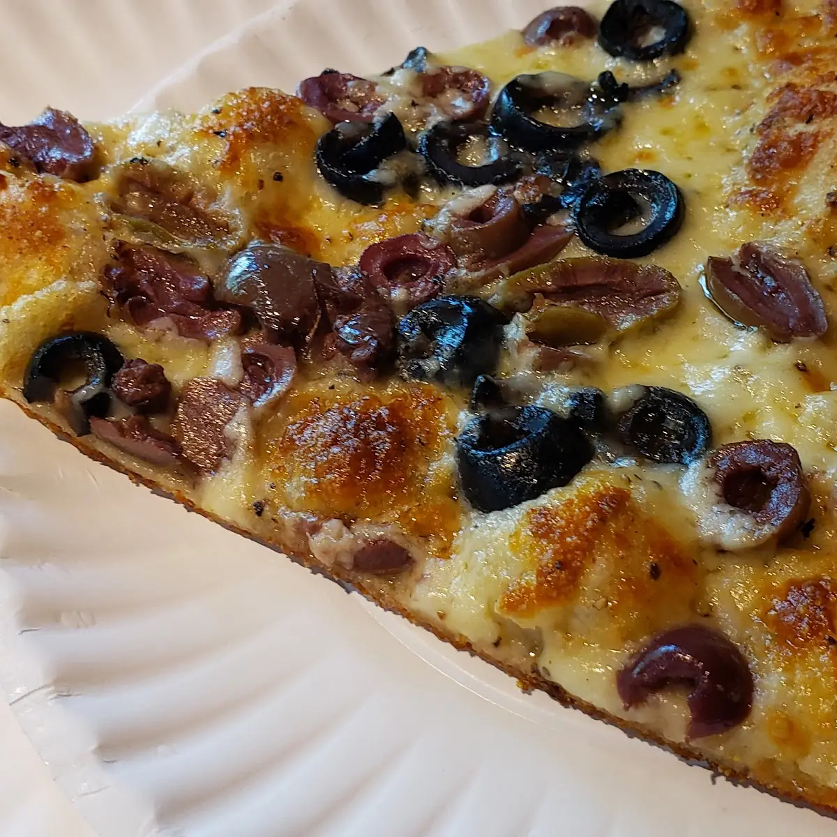European Olive Pizza