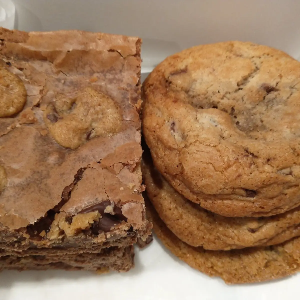 Brownie Bar and Chocolate Chip Cookies