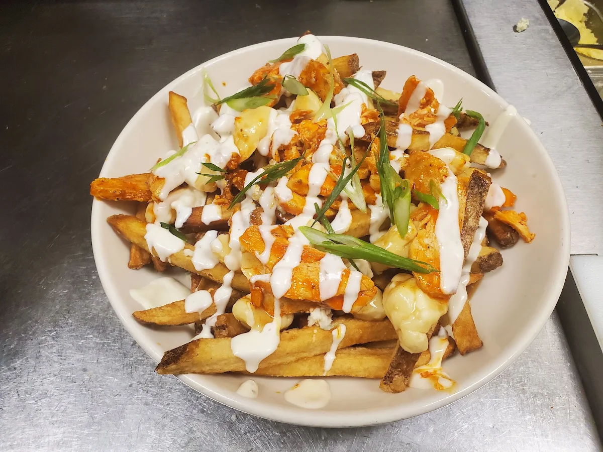 Buffalo Chicken Poutine