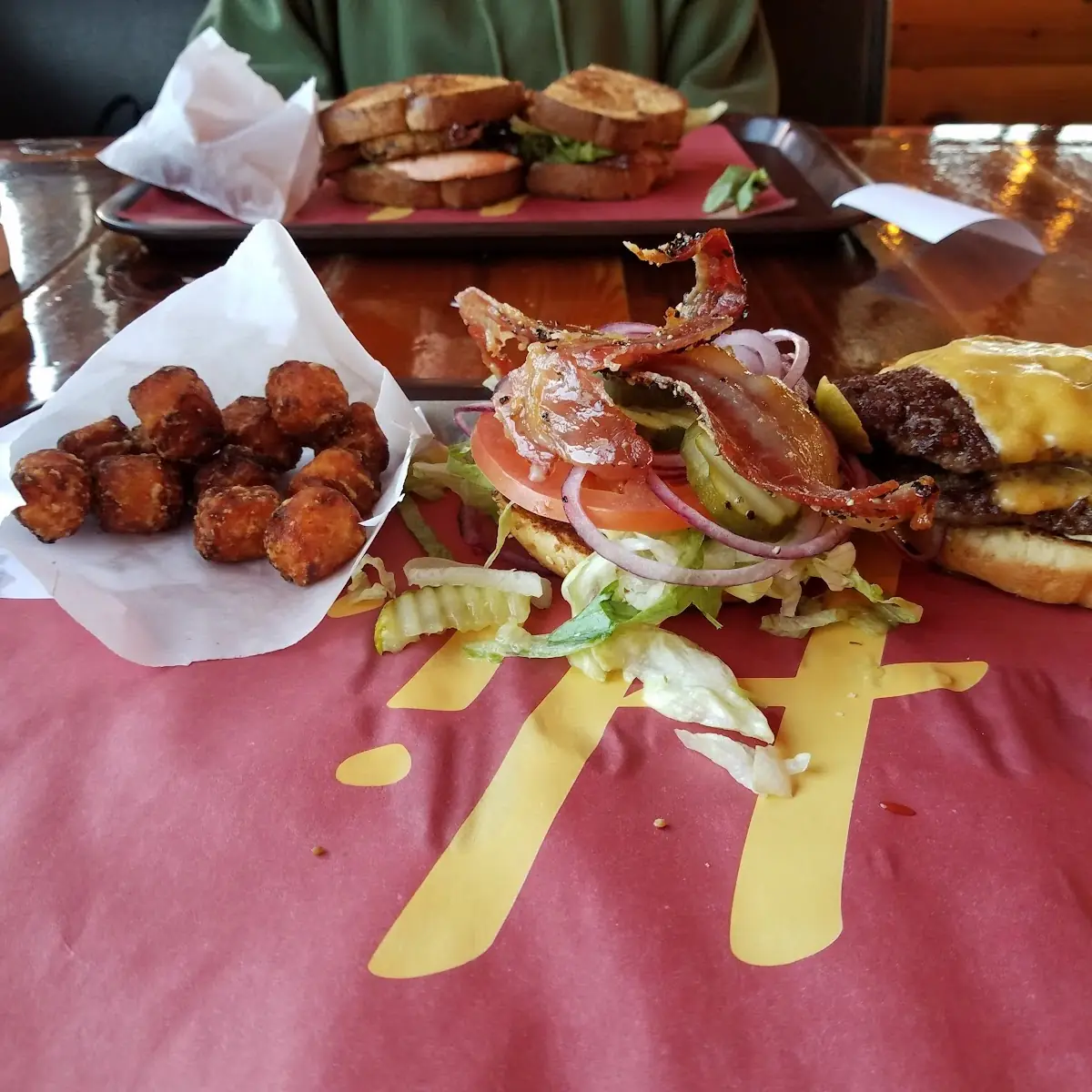 Arch Burger