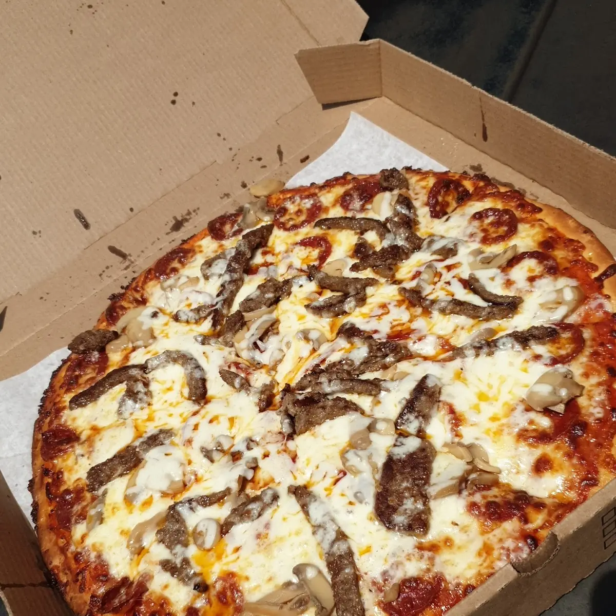 Gyro Meat and Mushroom Pizza