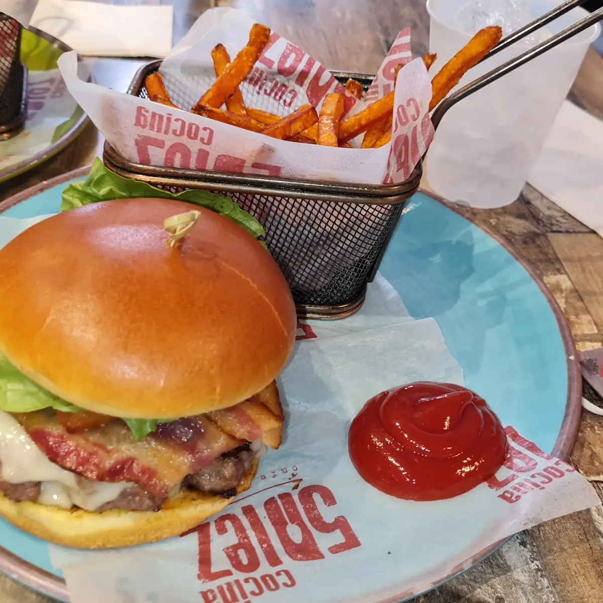 Hamburger with BBQ Sauce Onion Rings