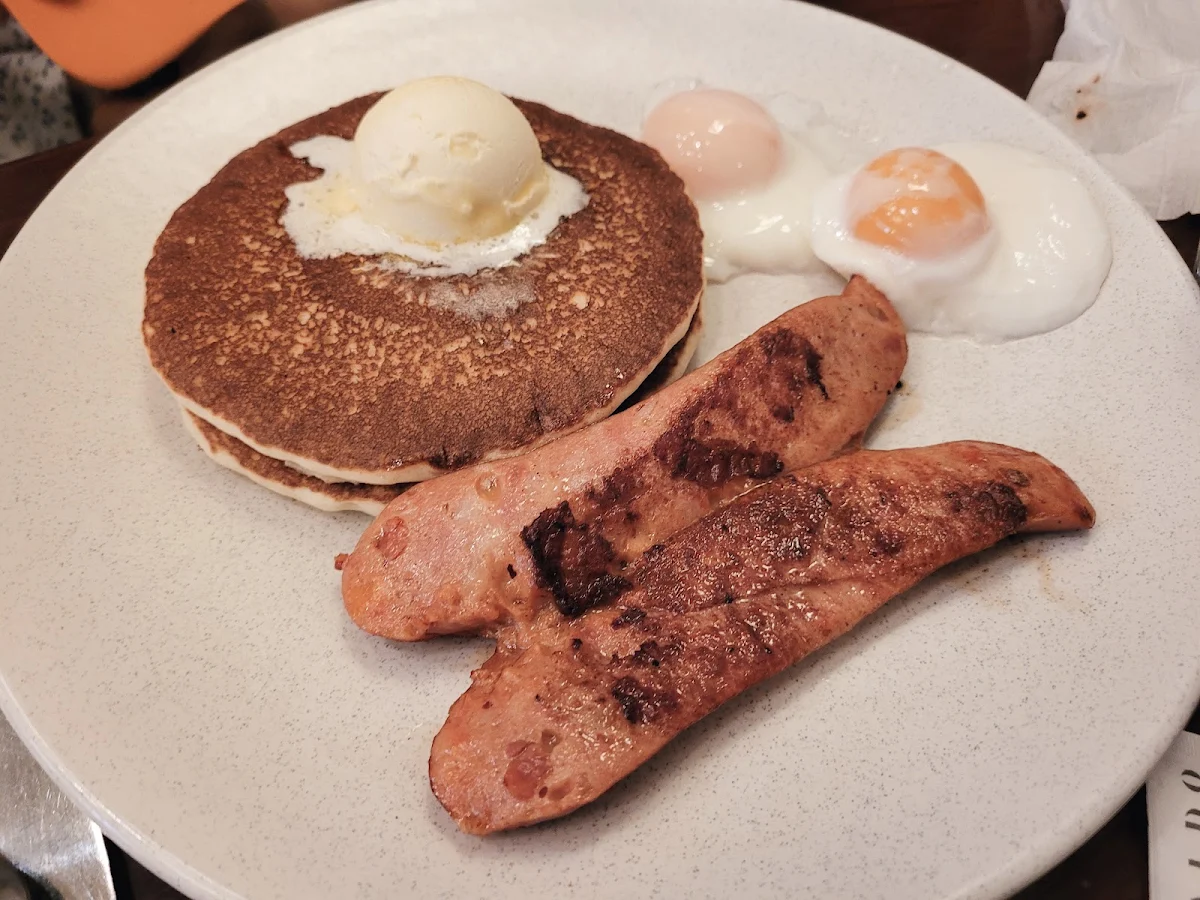 Low Gluten Traditional Bacon and Eggs, The Pancake Parlour