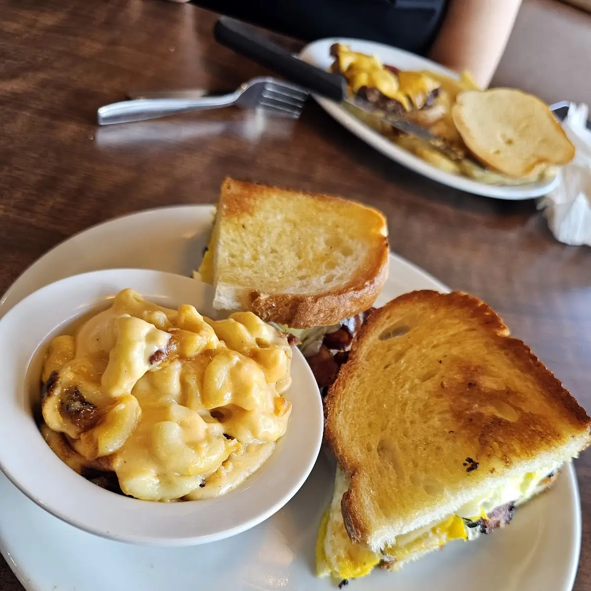 55 Scrambled Eggs & Cheddar Breakfast