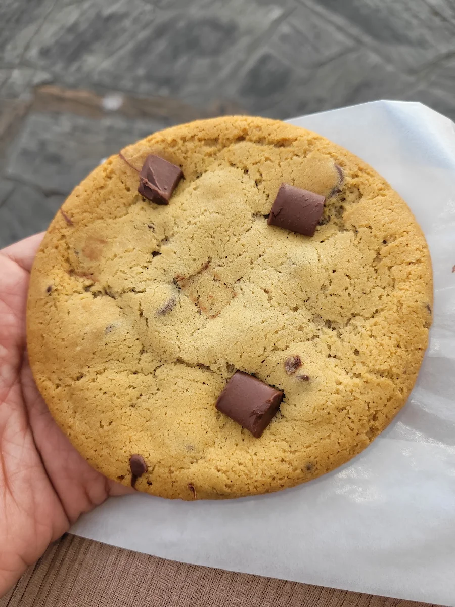 Chocolate Chip Cookie