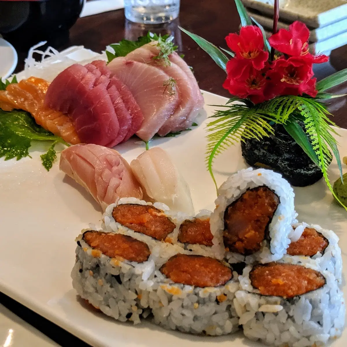 Sushi & Sashimi Combo