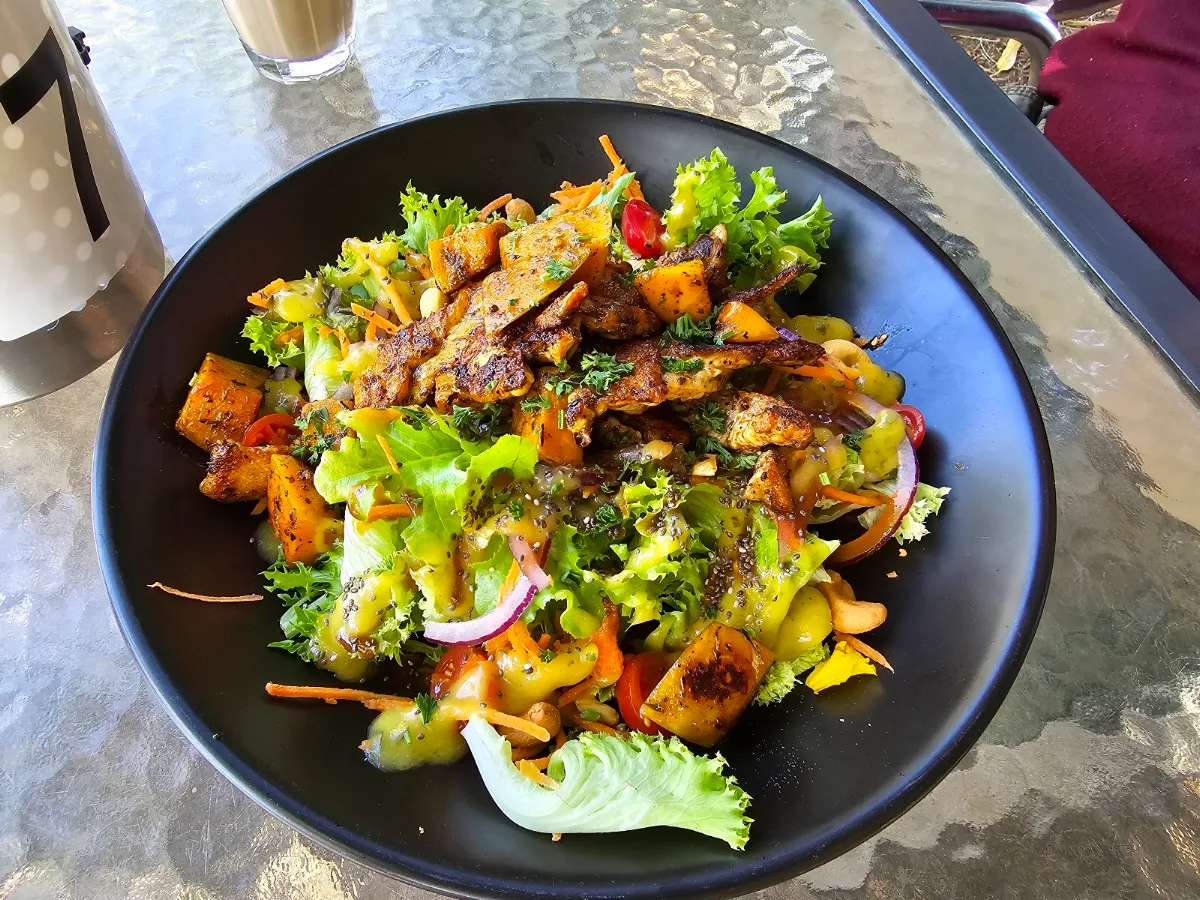 Ivanhoe Special Salad, Ivanhoe Cafe