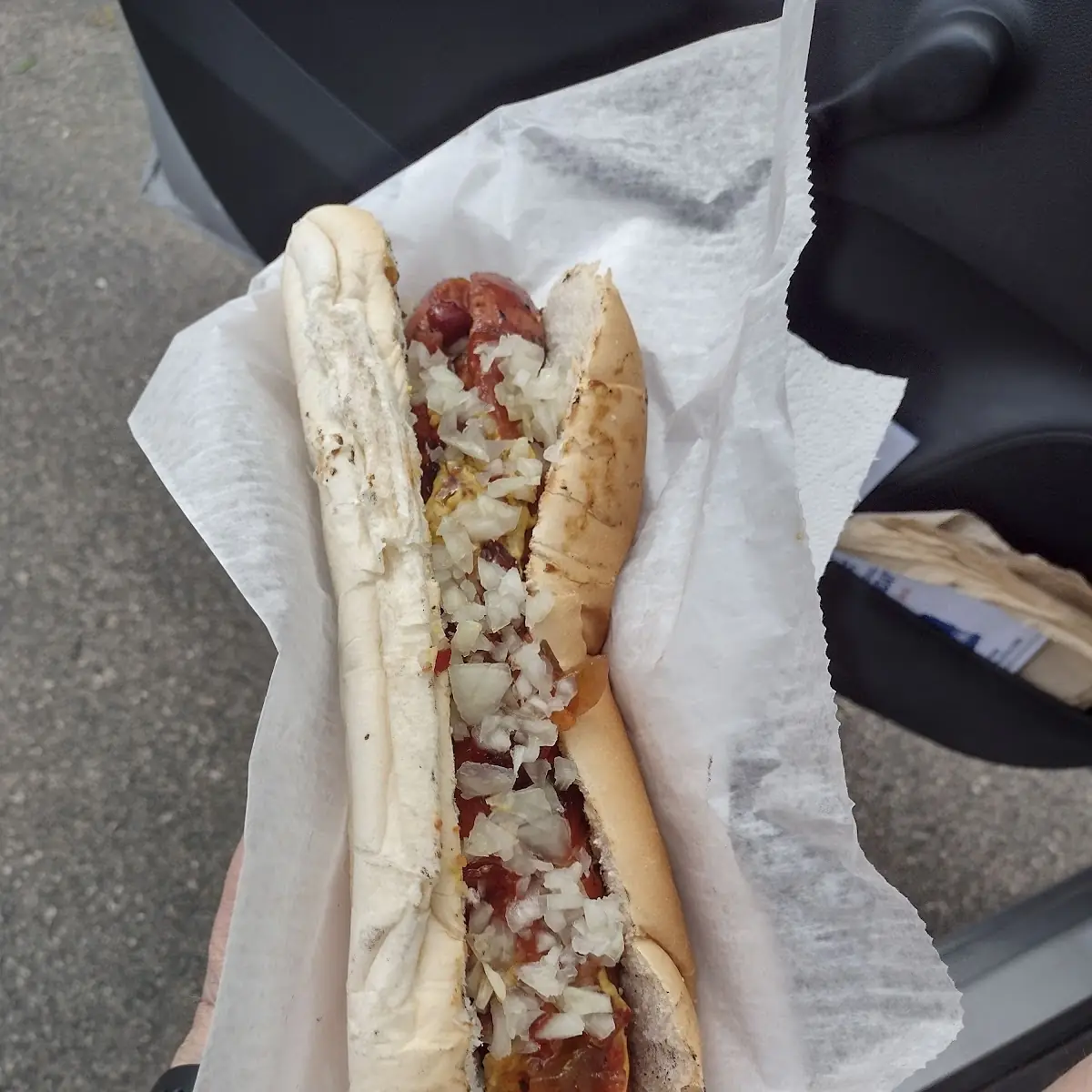 Classic 1⁄2lb Hot Dog