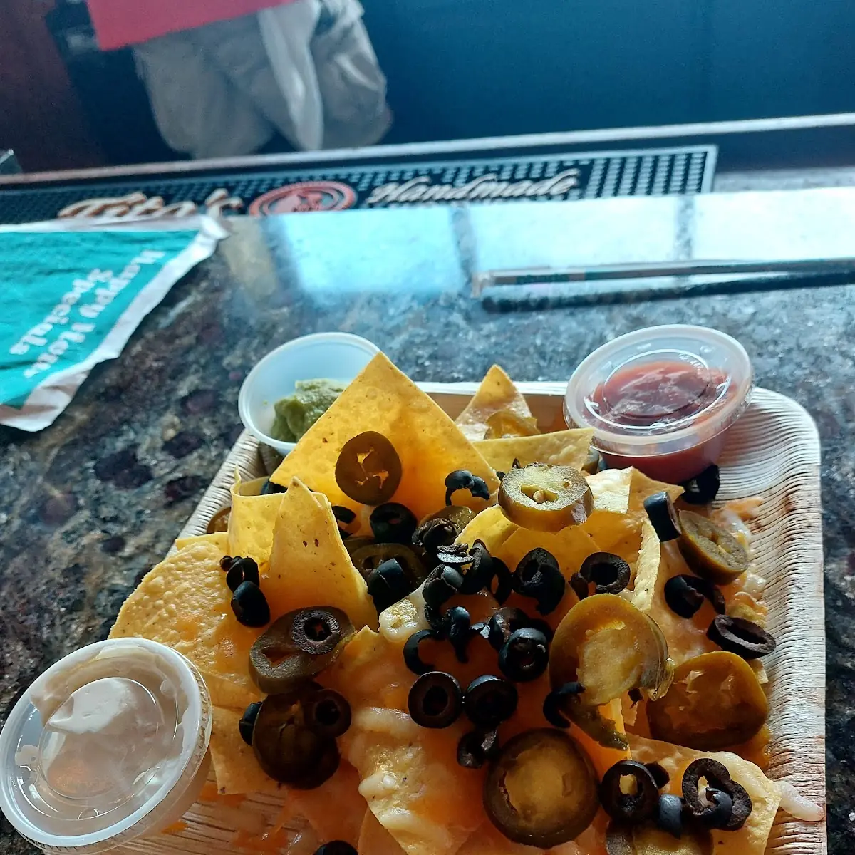Happy Hour 8 Nachos