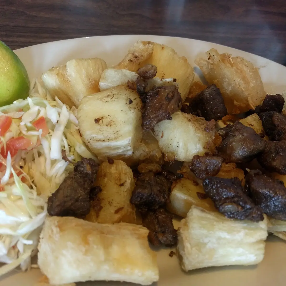 Yuca Frita Con Chicharron
