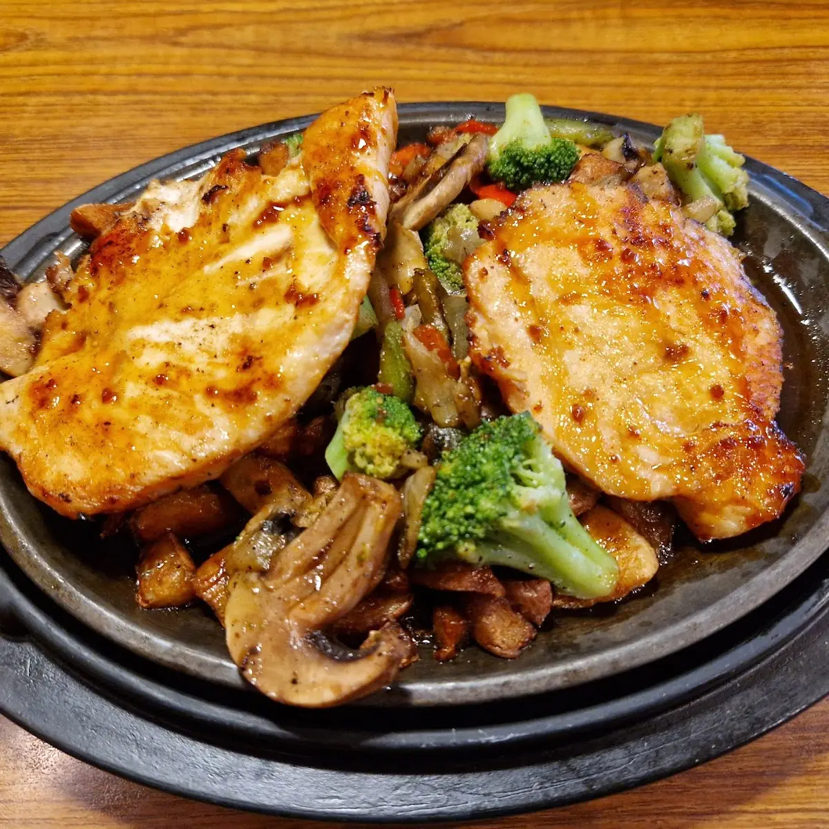 Bourbon Chicken Sizzlin' Skillet