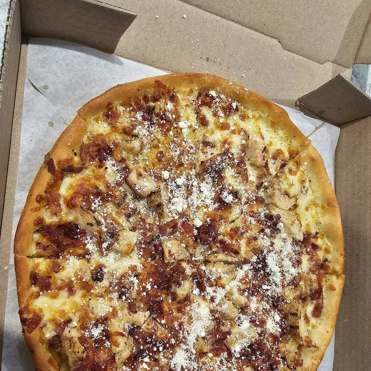 Thin Crust Chicken & Bacon Pizza