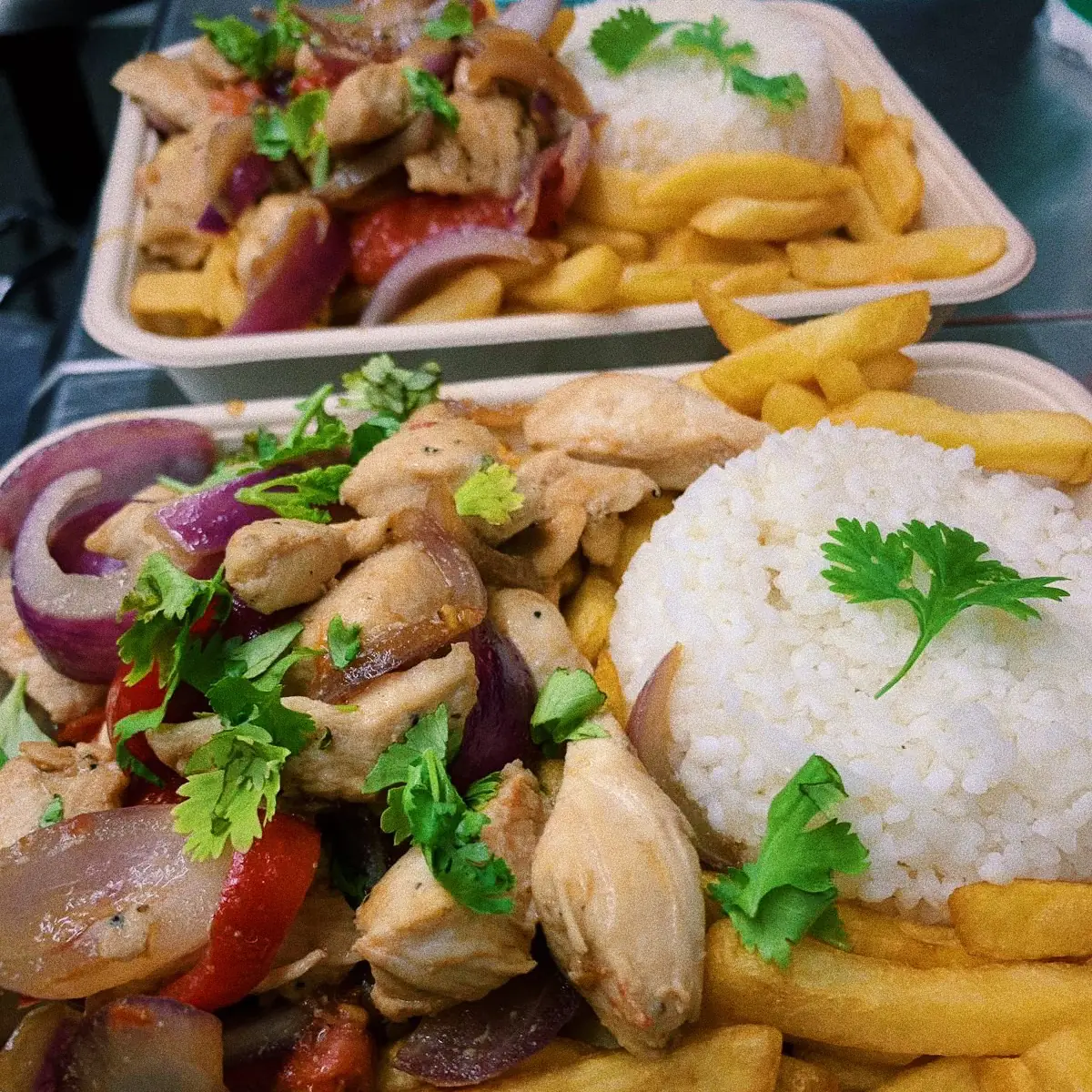 Pollo Saltado