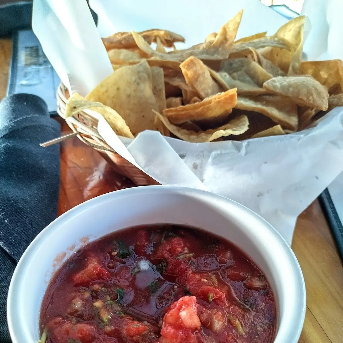 Corn & Flour Tortilla Chips & Salsa