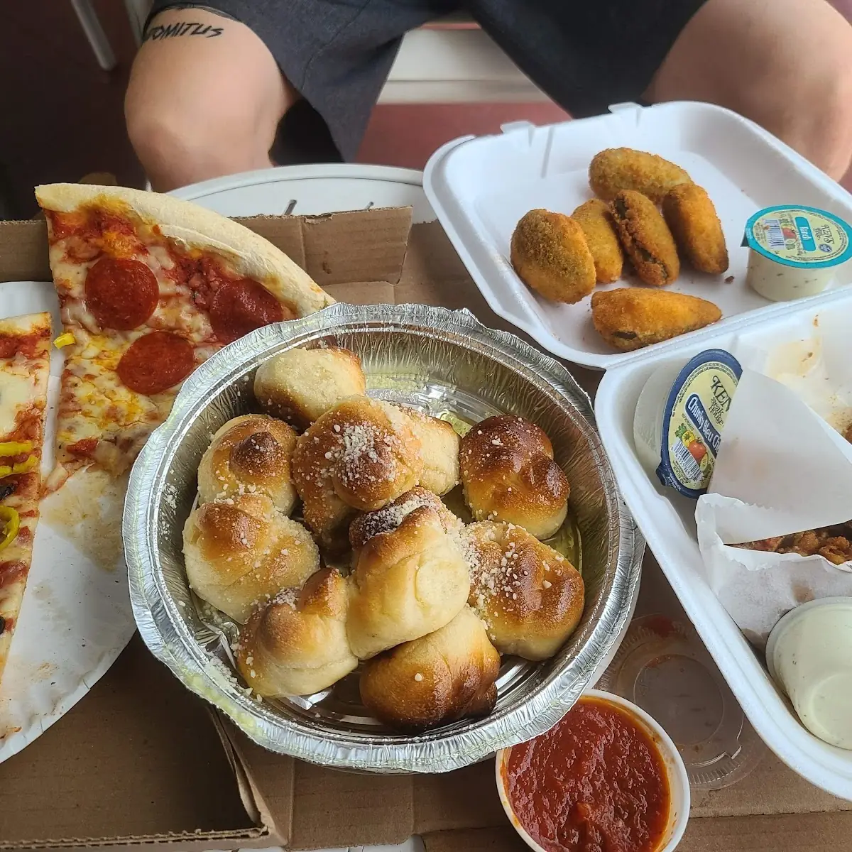 Delosas Famous Garlic Knots