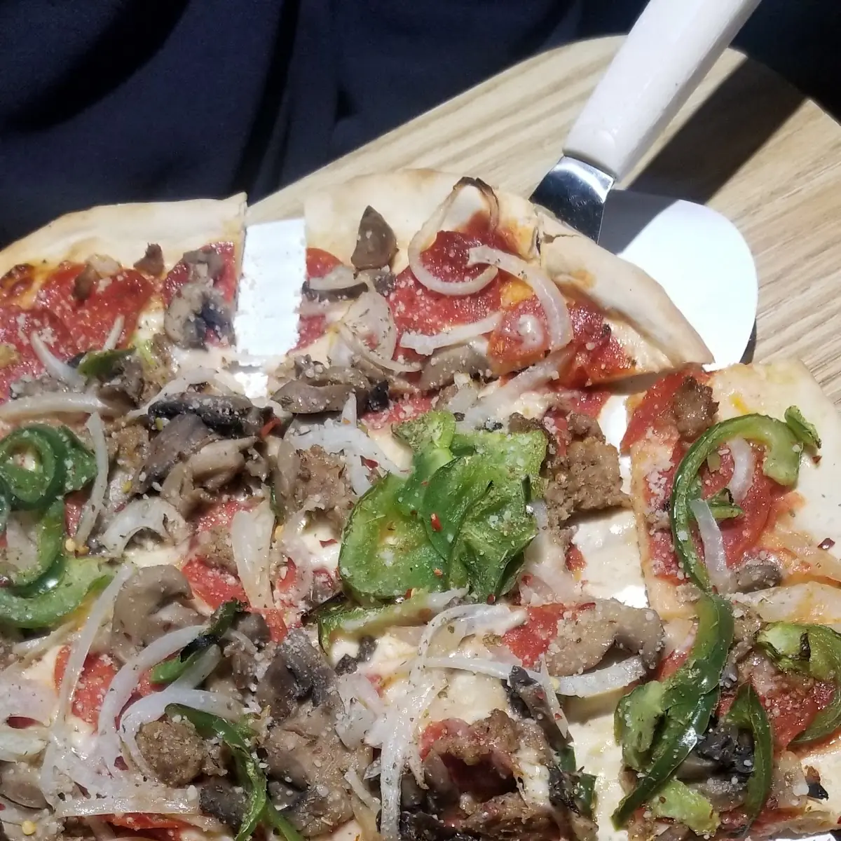 Deluxe Pizza