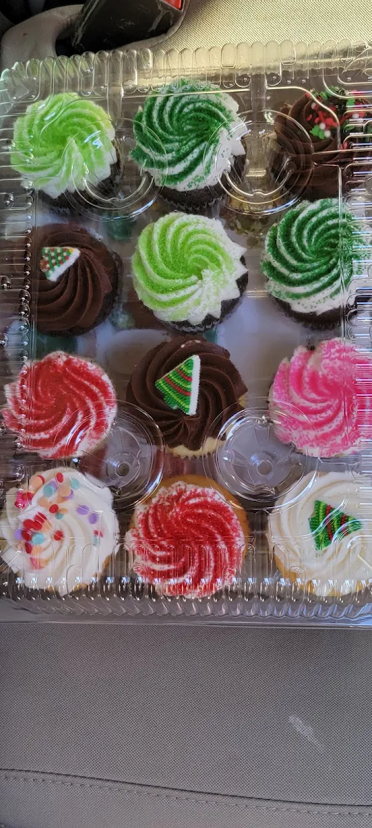 Half White Cupcakes and Half Chocolate Cupcakes