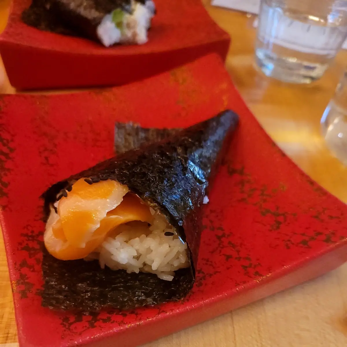 Salmon Hand Roll