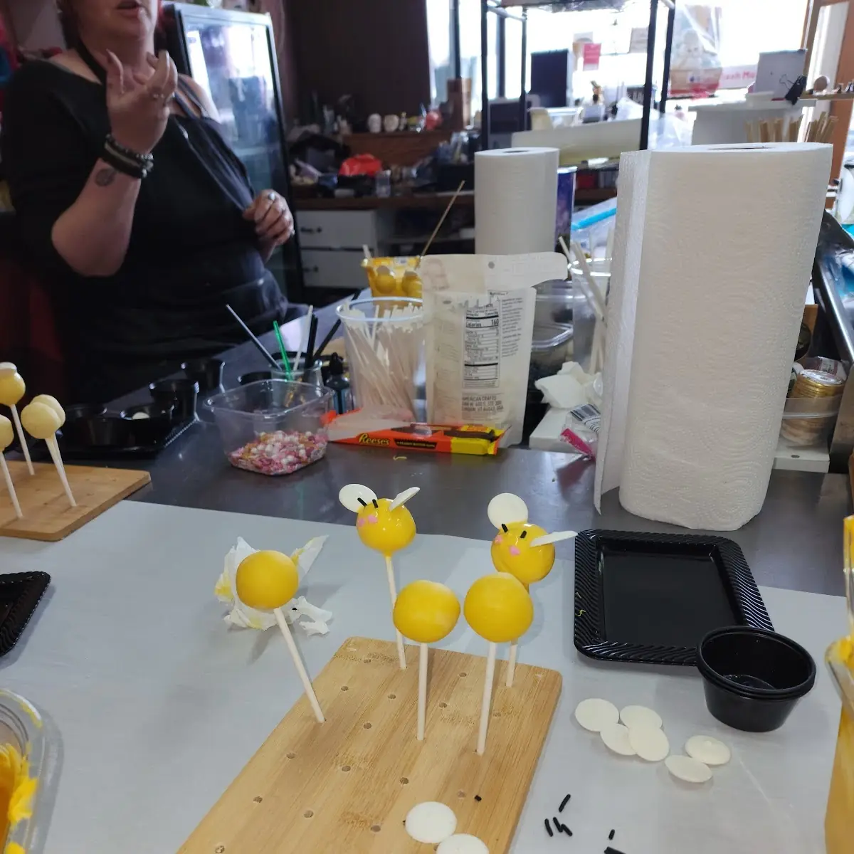 Bumblebees Cake Pops