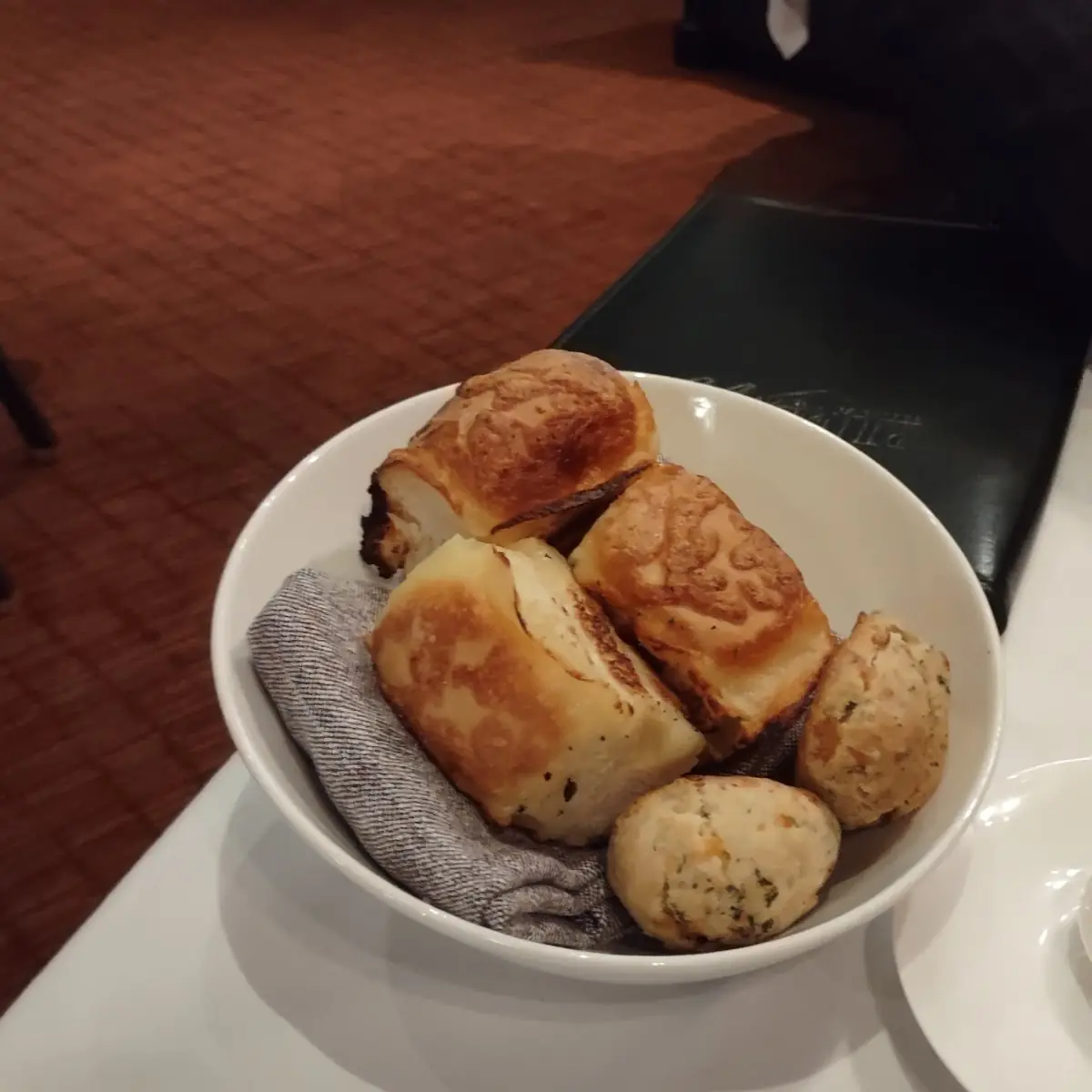 Garlic Biscuits and Cheese Bread
