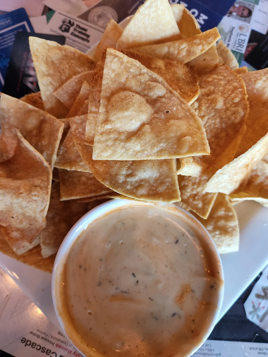 Chips & Queso
