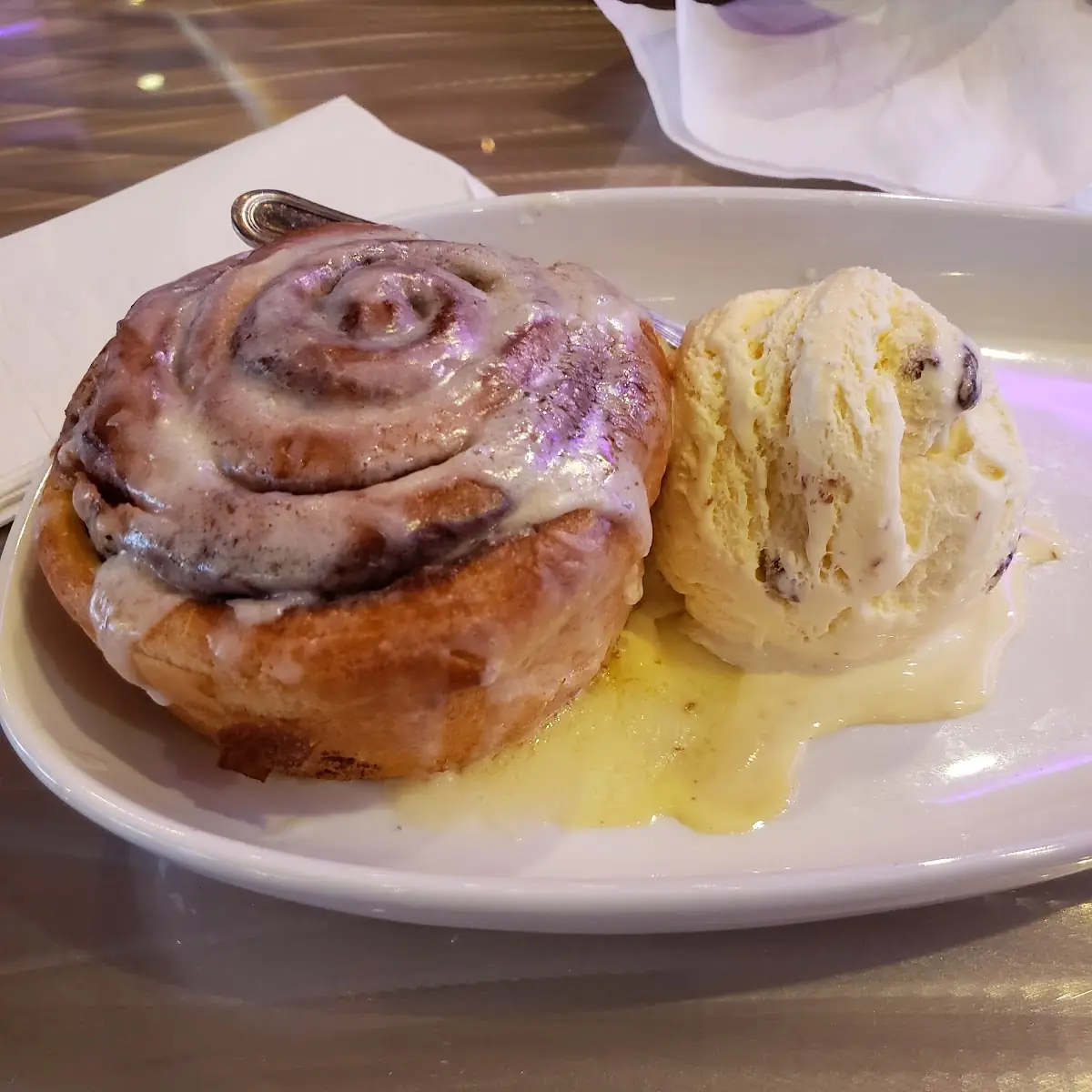 Cinnamon Roll and Butter Pecan Icecream