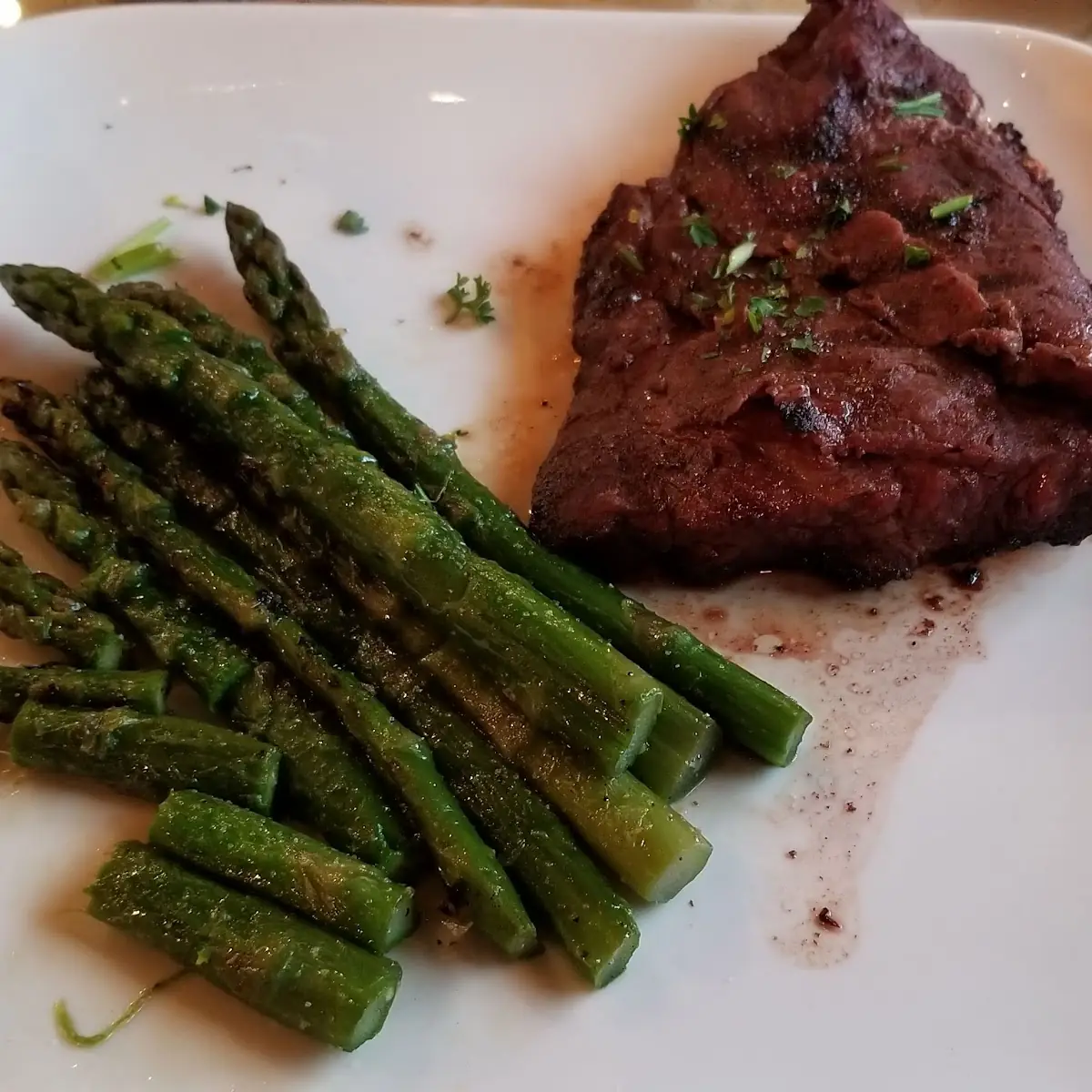 Grilled Sirloin Steak with Asparagus