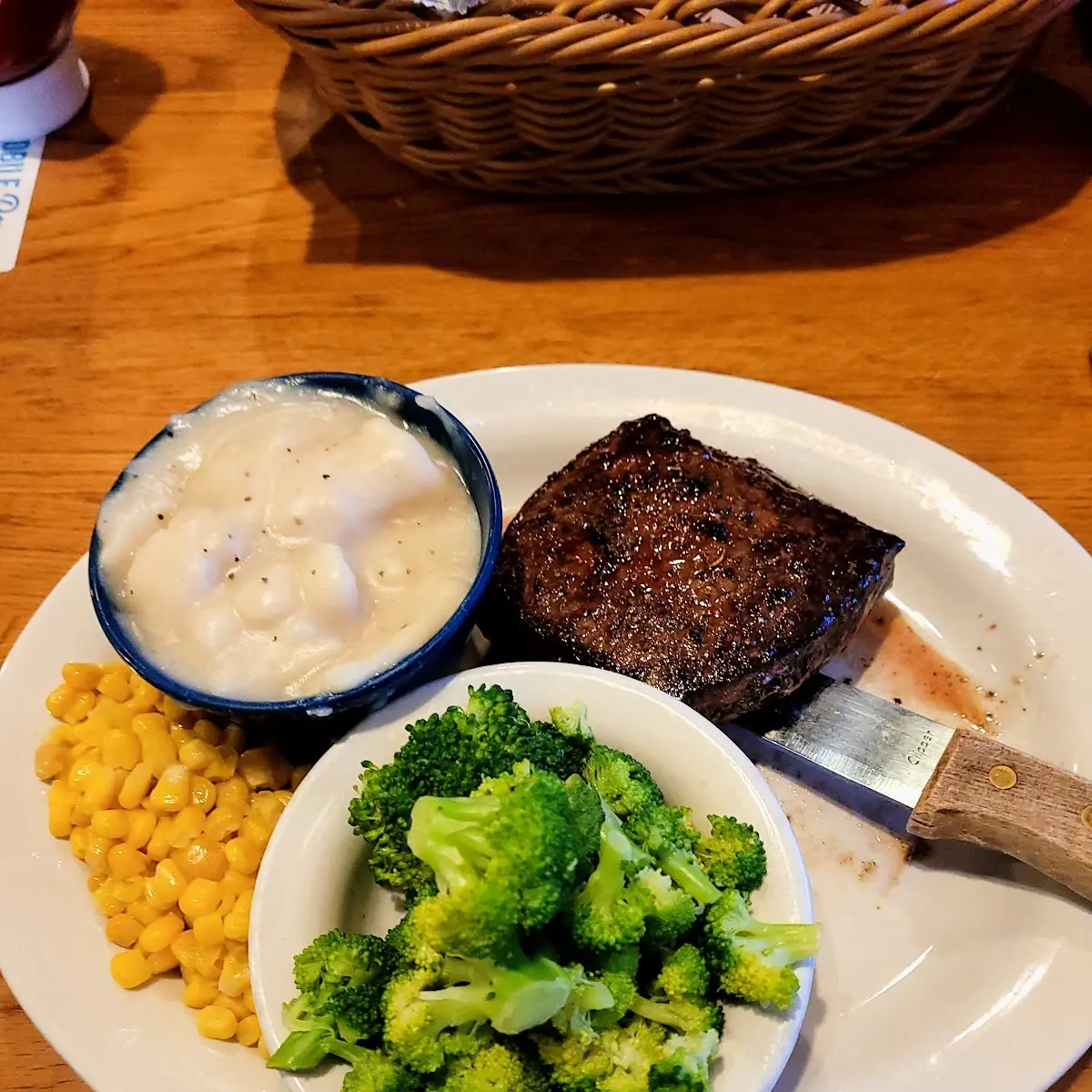Sirloin Steak with Broccoli Corn & Dumplings