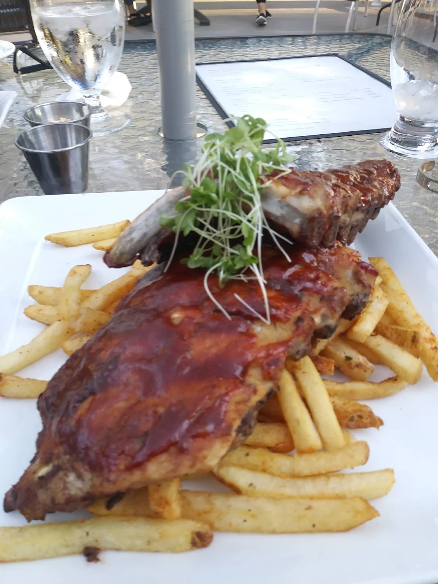 Frites Et Côtes Levées