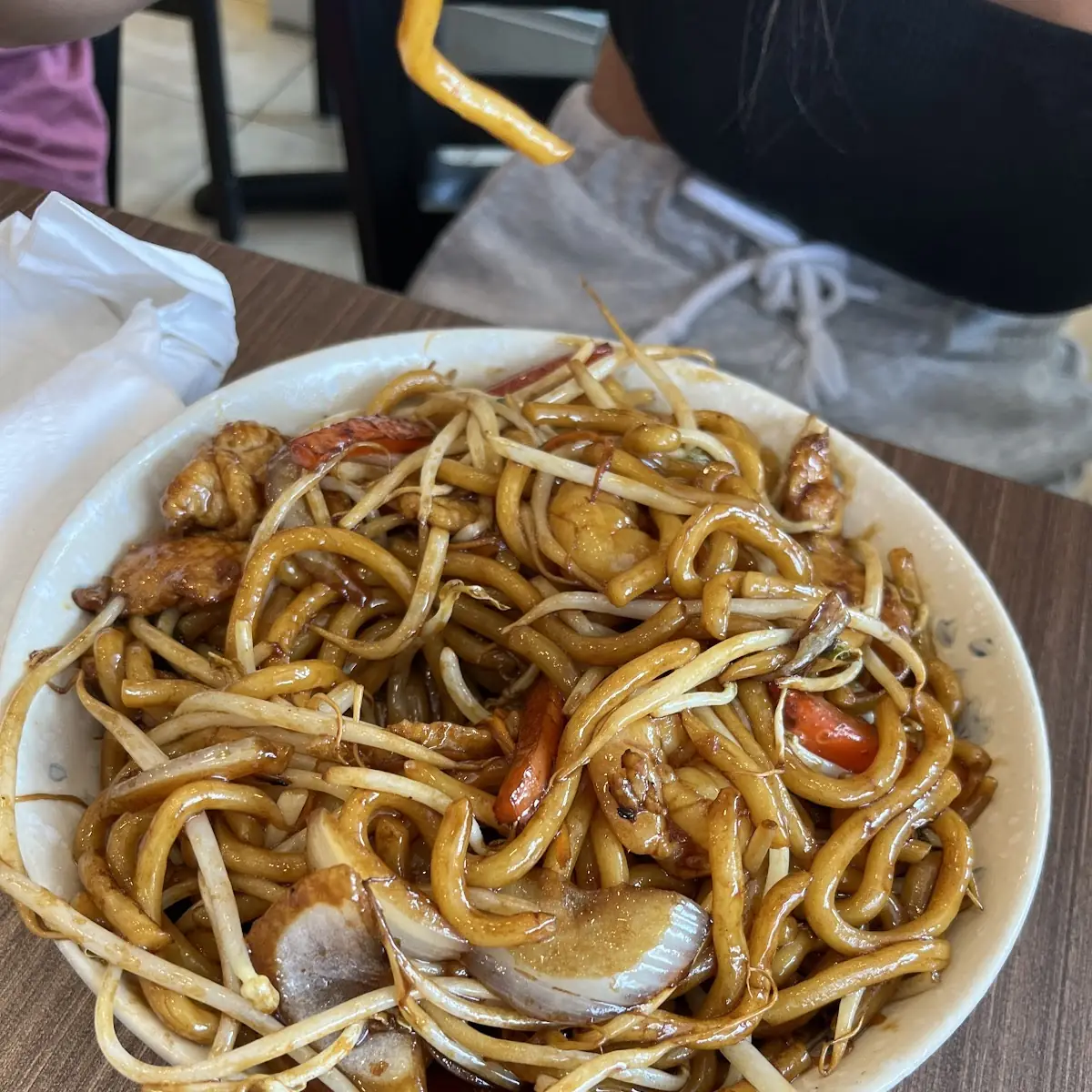 Highlights, Restaurant Wingo (Napierville)