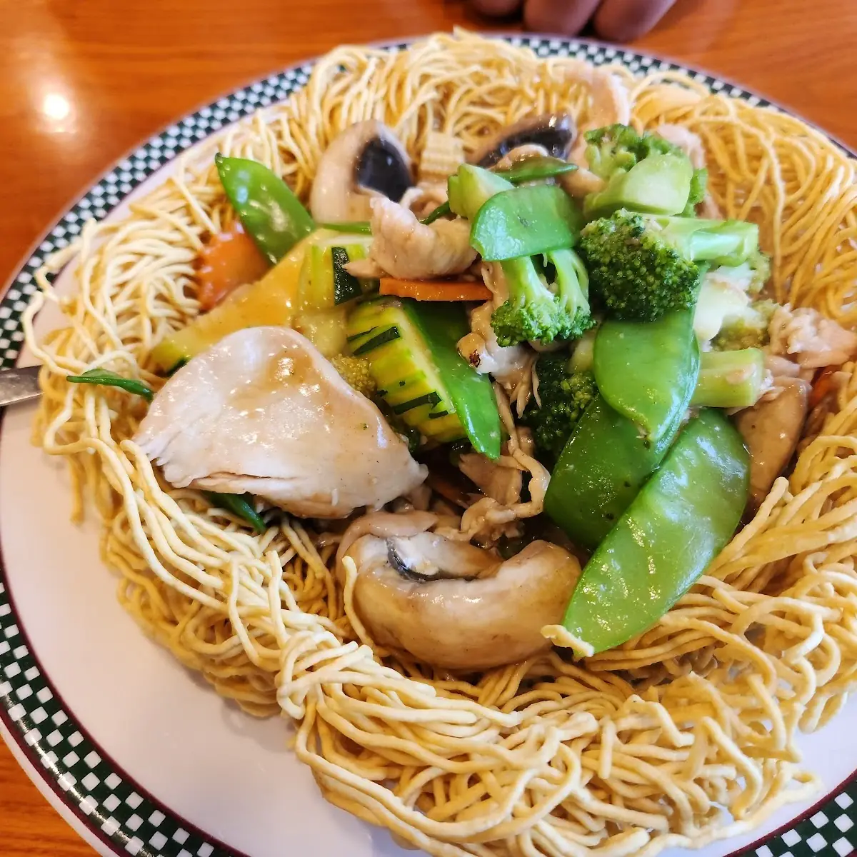 Fried Egg Noodle Seafood Combo