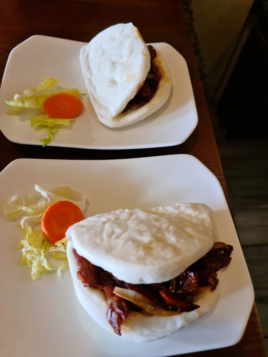 Roast Duck Bao, Ming's BBQ House