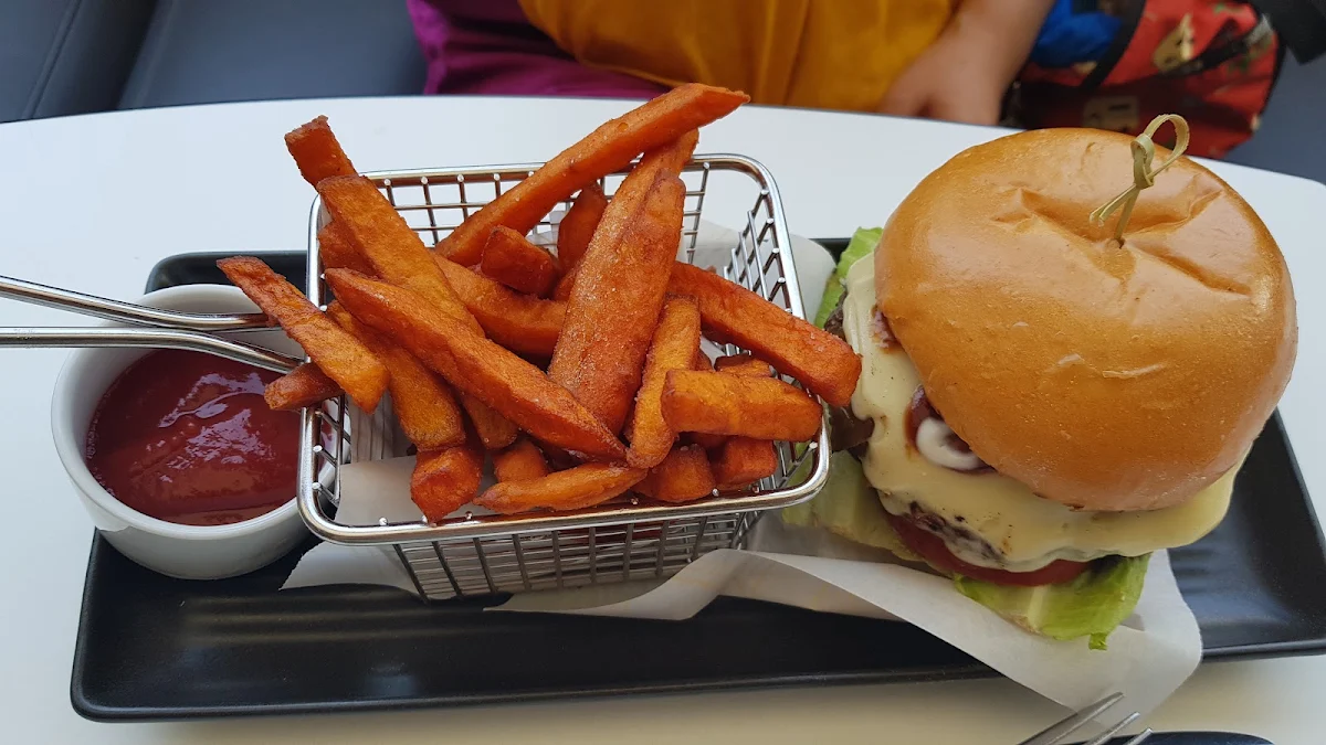 Prime Wagyu Berger, Academy