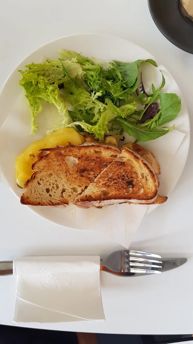 Tripple Cheese Sandwich, Academy