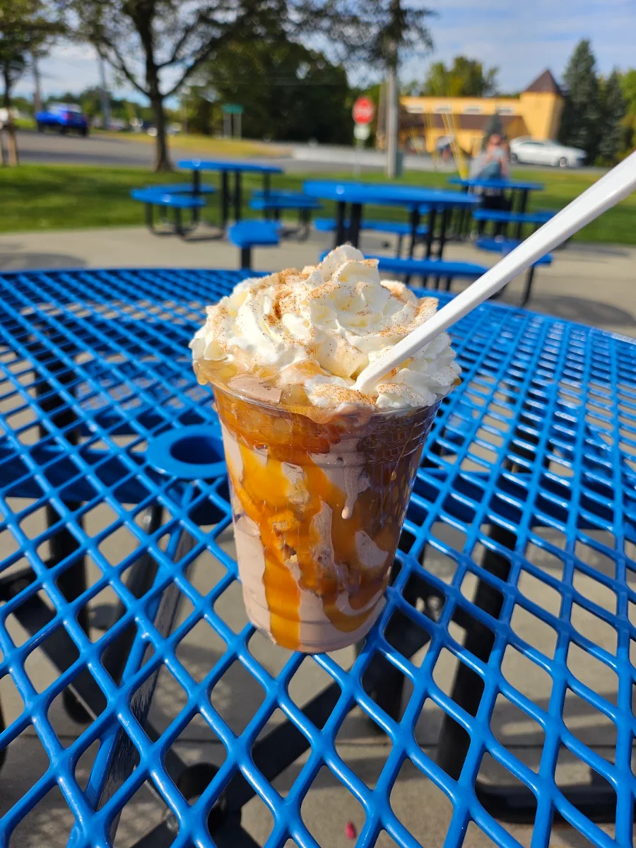 Caramel Apple Pie Sundae