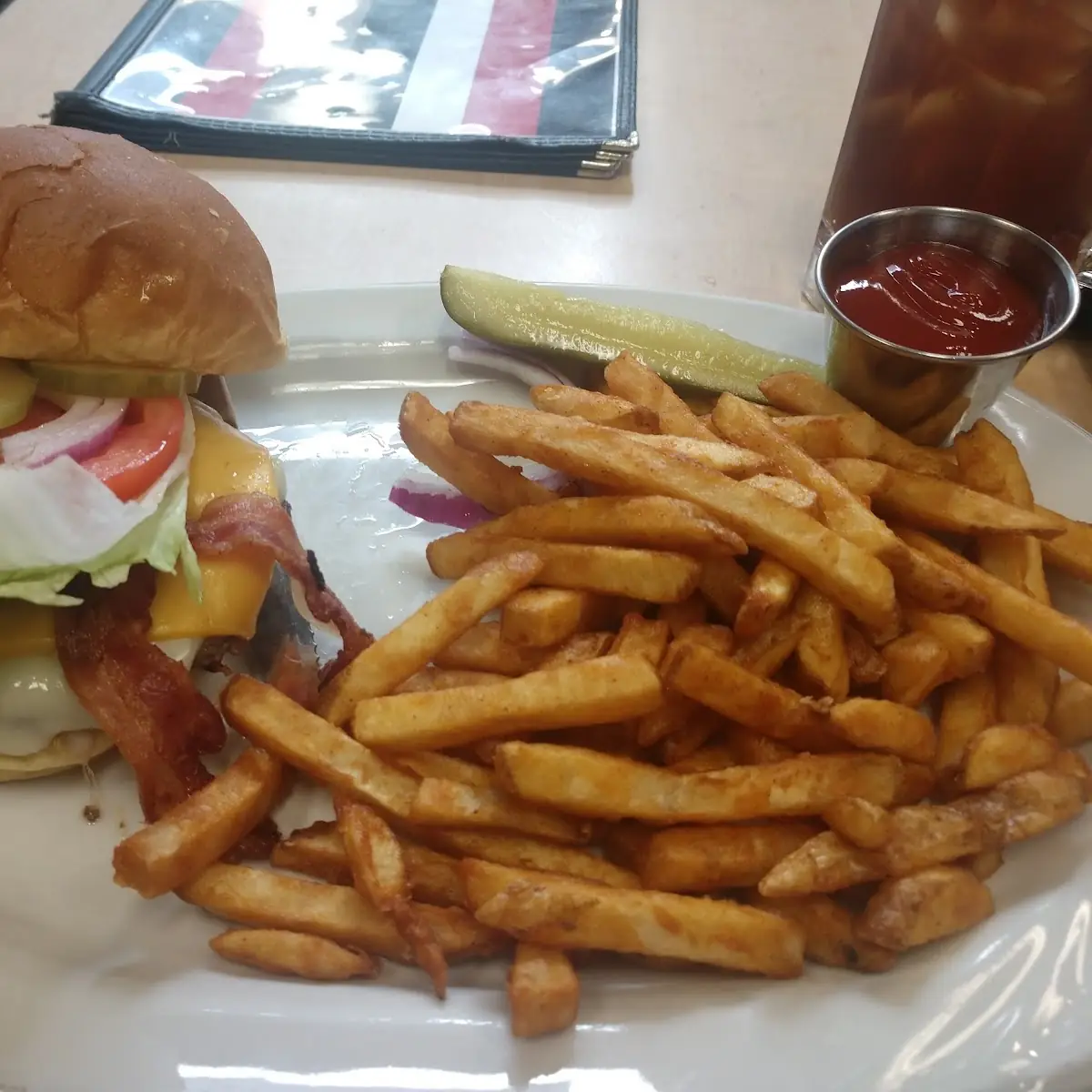 Classic Bacon Cheeseburger