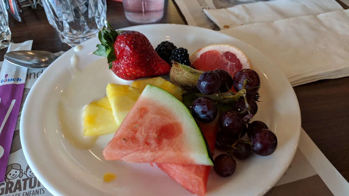 Fruit Salad, Buffet des Continents - Gatineau