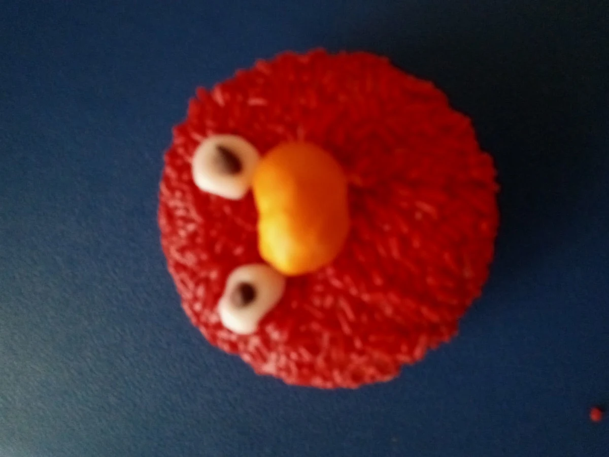 Elmo Donuts